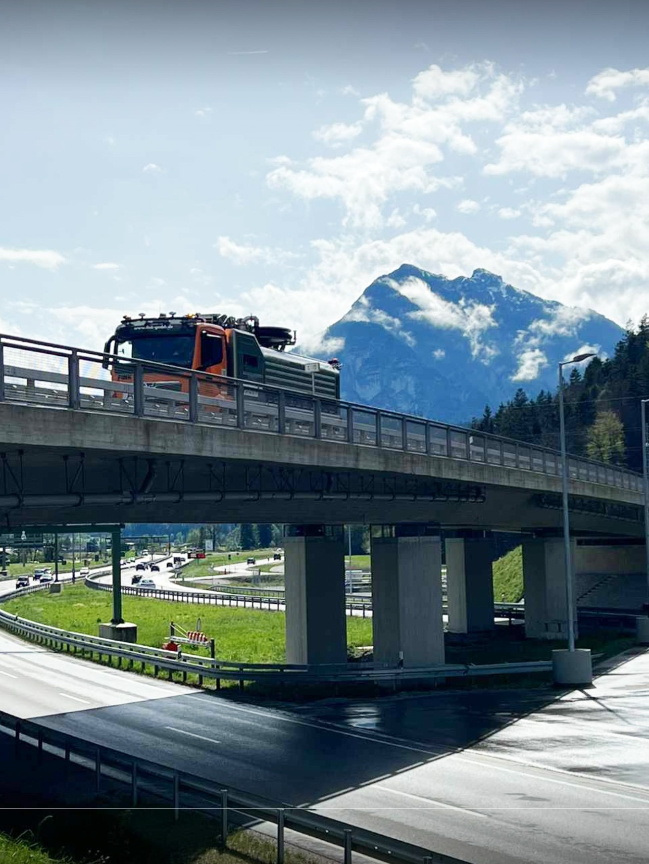 Straßenreinigung und Tunnelspülung in Oberau